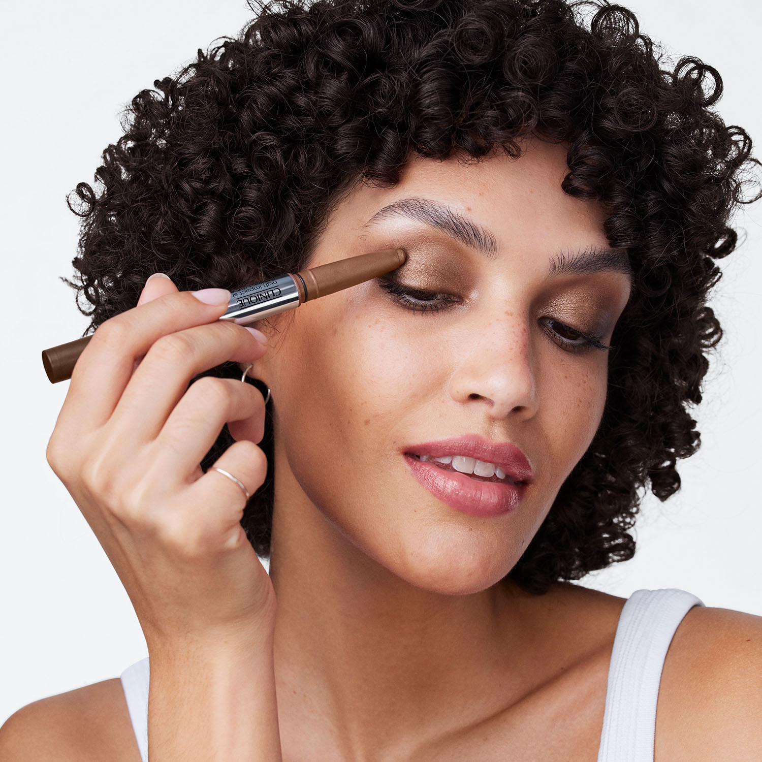 HIGH IMPACT SHADOW PLAY™ SHADOW + DEFINER (SOMBRA PARA OJOS DE DOBLE PUNTA)